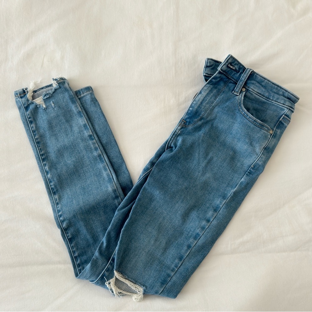 UNIQLO Skinny Tapered High Ultra Stretch Jeans - Picture 2 of 6